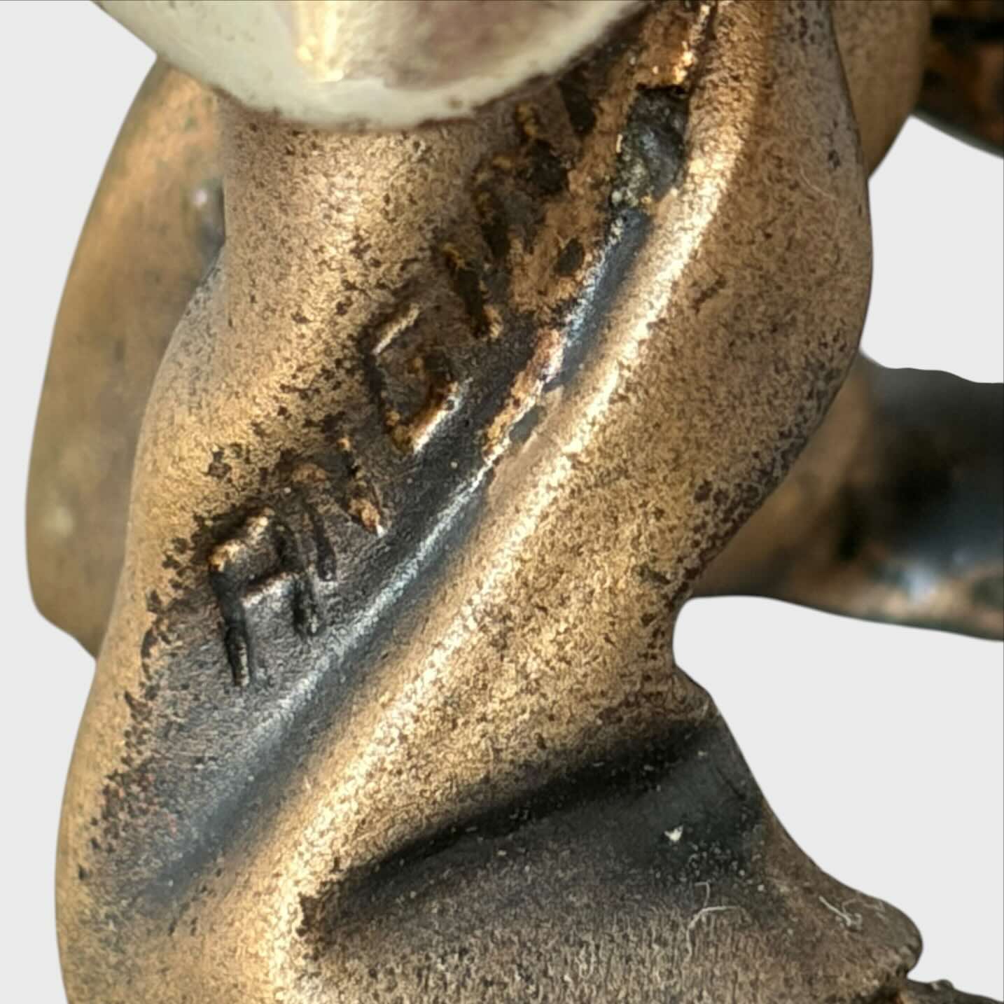 Logo su gamba Vittorio Angini Statuetta Clown Pescatore miscrofusione in Argento 800 E Metallo