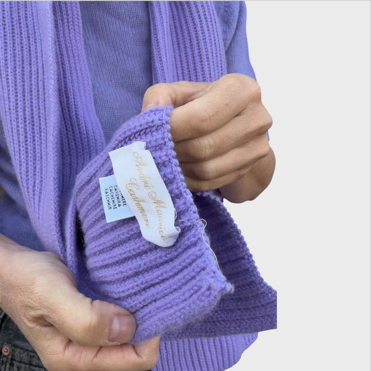 Etichetta Andre Maurice Sciarpa in Maglia di Cashmere Lilla