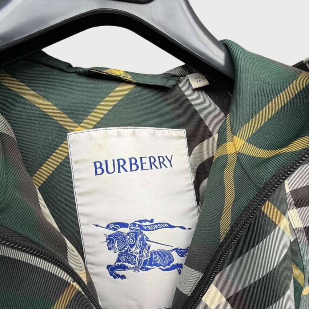 Etichetta Burberry 
