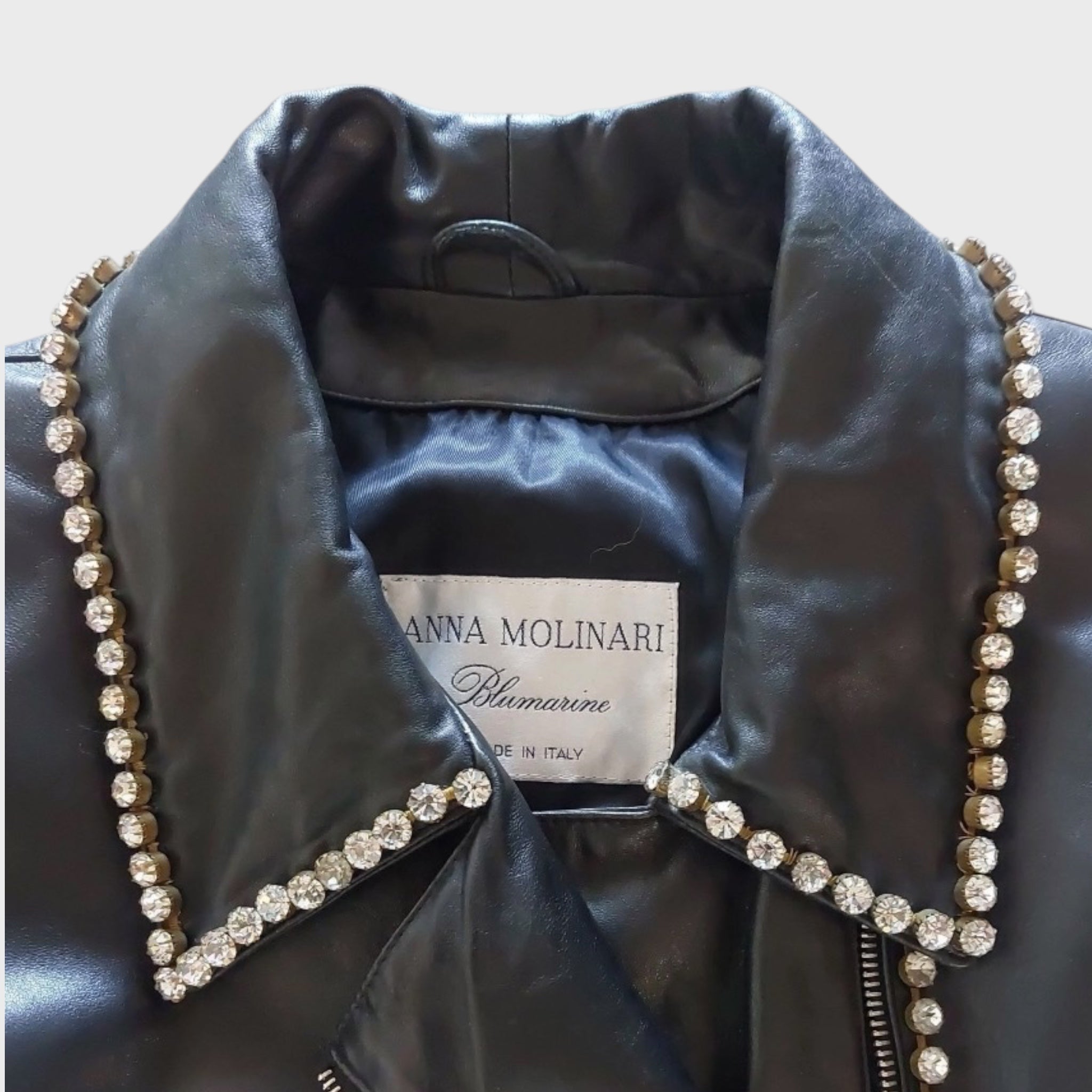 Anna Molinari Blumarine Giacca Vintage in Pelle Nera con Stemma Gioiello 