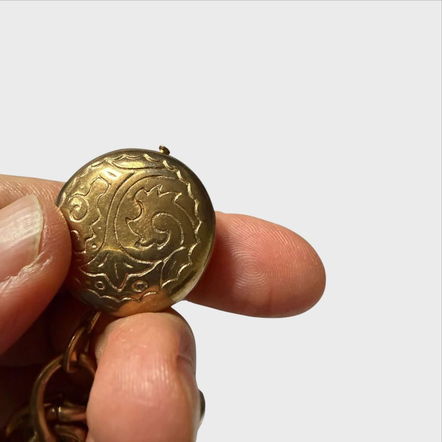 Bracciale Vintage a Catena Dorata - Ciondoli Medaglione e Pendenti
