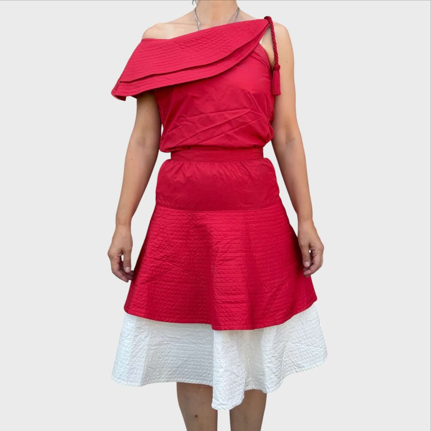 Completo Vintage Valentino Anni '80 - Top Asimmetrico Rosso e Gonna Midi Trapuntata Bicolore
