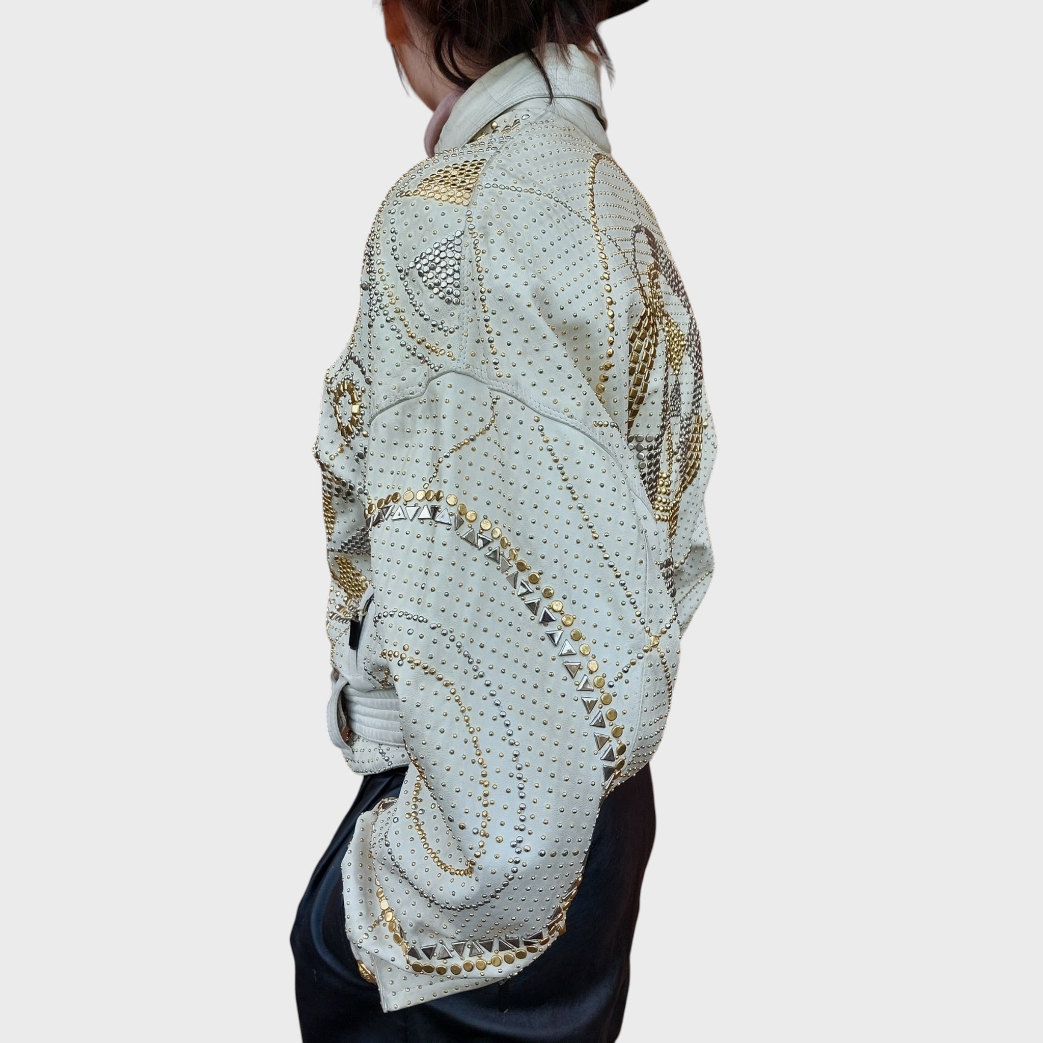 Giacca Gianni Versace Vintage Anni 90 in Pelle con Borchie Oro e Argento – Made in Italy