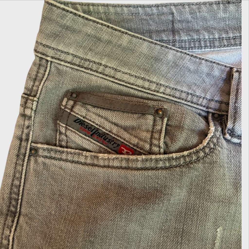 Jeans Diesel Viker-R-Box Regular Straight W32 L34. Taglia 46 48 IT. Grigio Chiaro Sbiadito Stretch Modello anni 200o0 vintage J2K