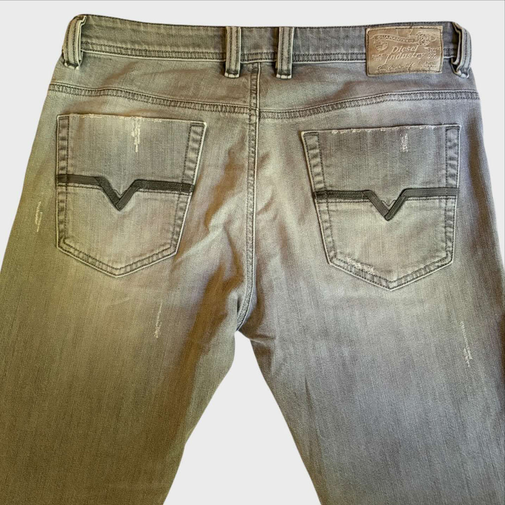 Jeans Diesel Viker-R-Box Regular Straight W32 L34. Taglia 46 48 IT. Grigio Chiaro Sbiadito Stretch Modello anni 200o0 vintage J2K