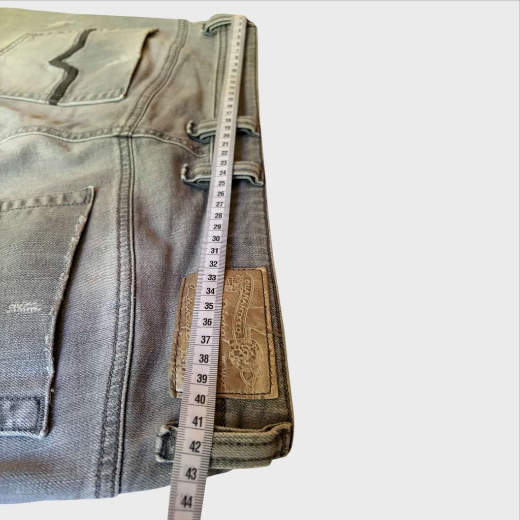 Misura vita Jeans Diesel Viker-R-Box Regular Straight W32 L34. Taglia 46 48 IT. Grigio Chiaro Sbiadito Stretch Modello anni 200o0 vintage J2K