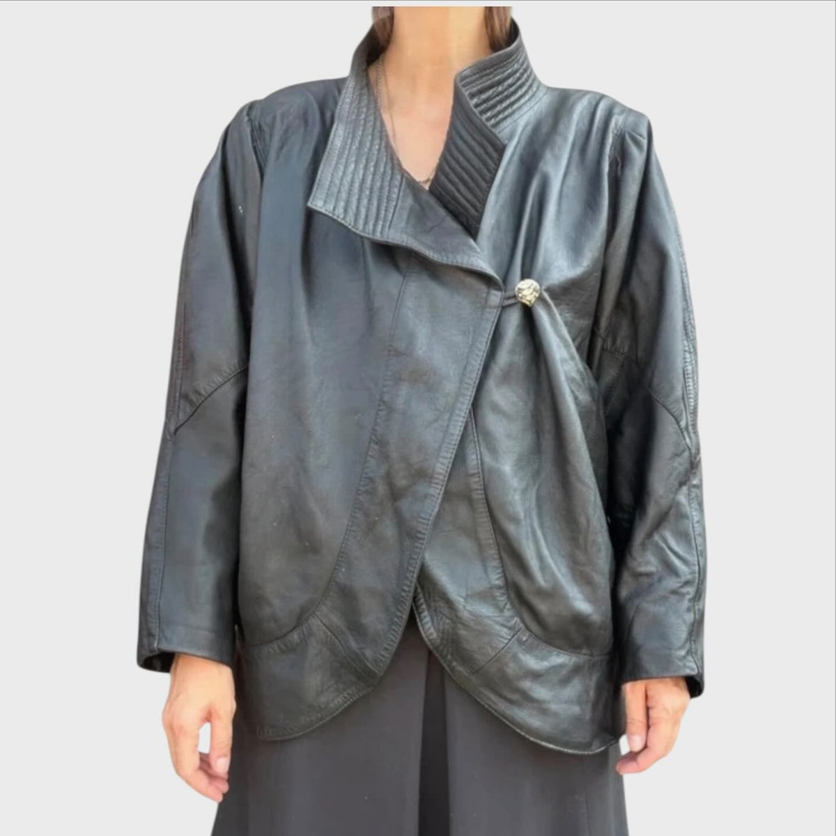 Giacca Vintage Anni '80 Donna - Vera Pelle Nera con Bottone Gioiello