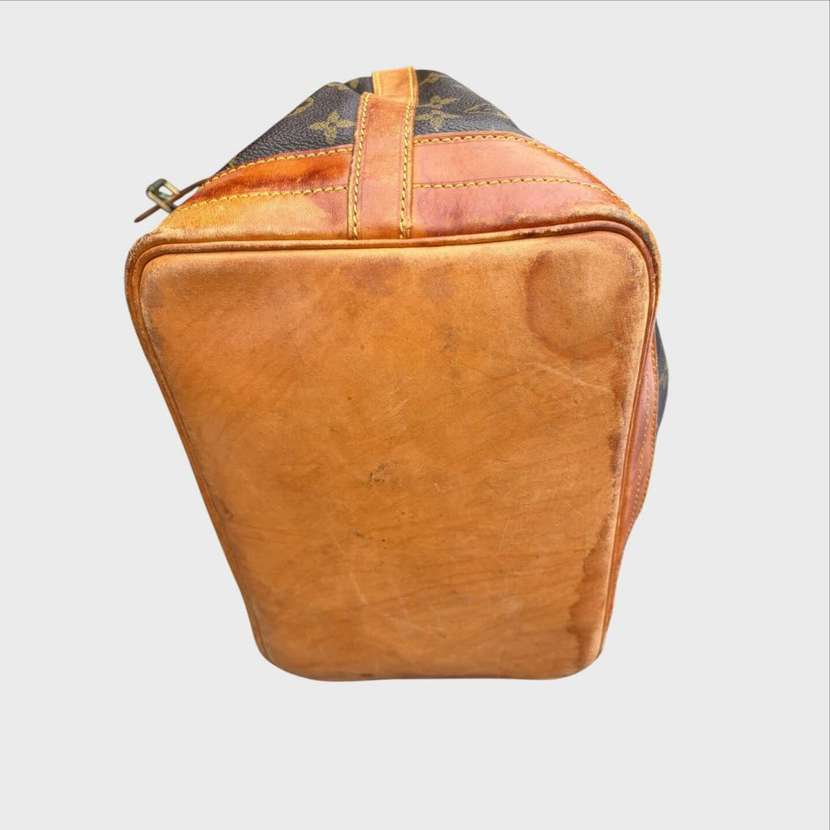 Macchie su Borsa Louis Vuitton Noé Vintage Monogram Marrone – Borsa da Restaurare