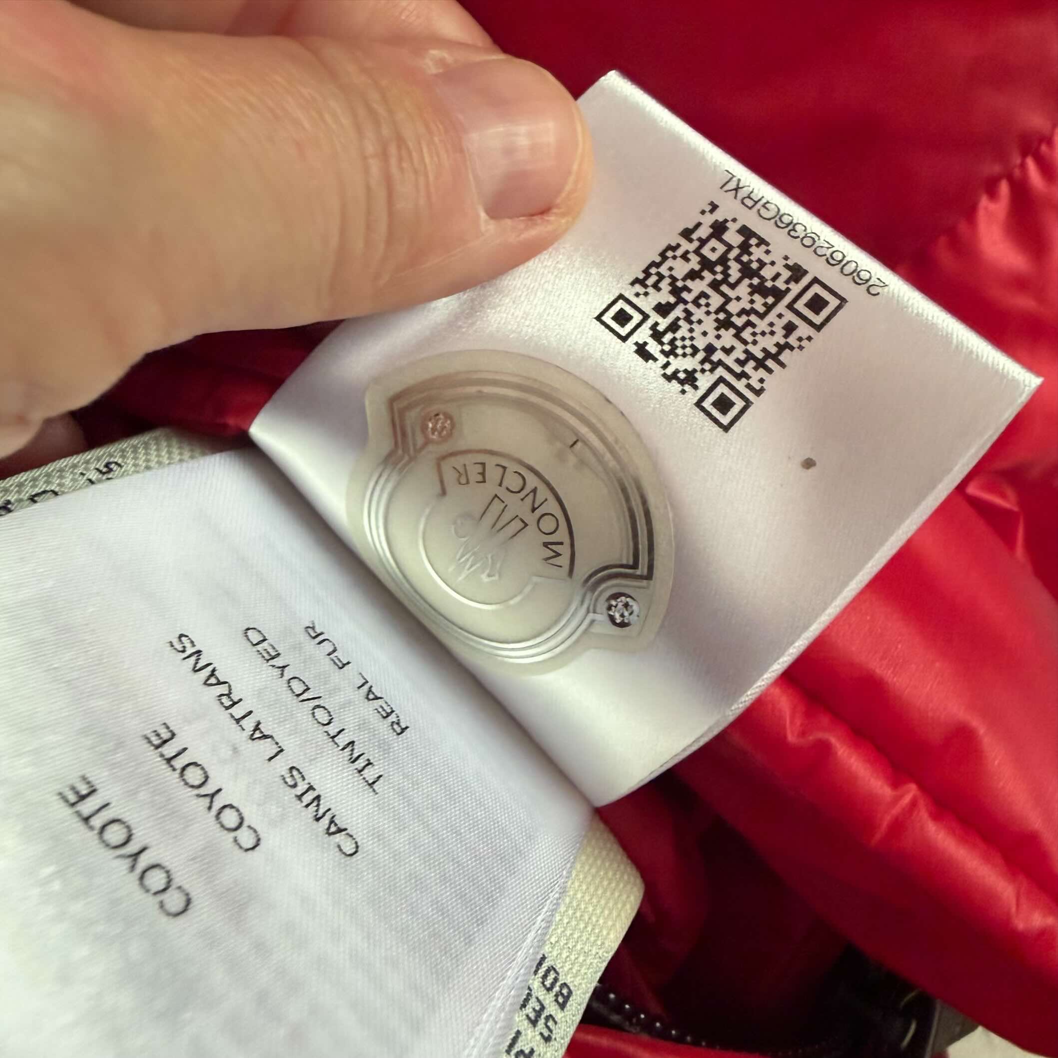 Etichetta qr code Moncler interna