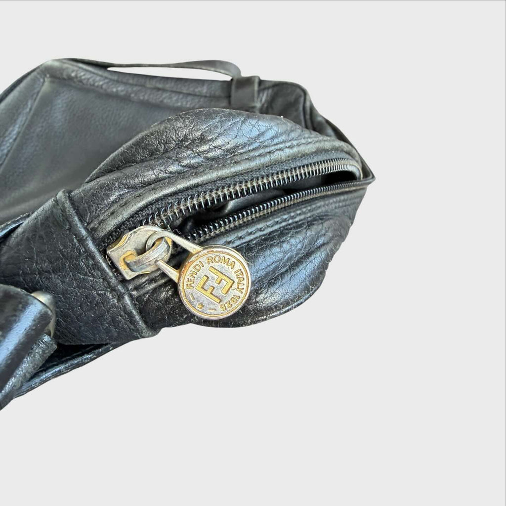 Cursore tira zip con logo FF di Fendi Roma Italy
