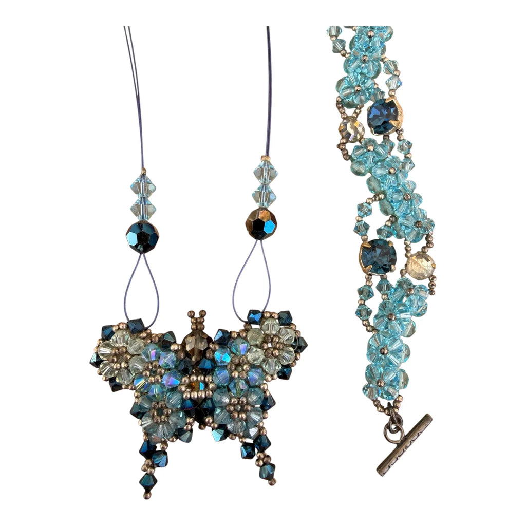 Butterfly-shaped colourful beaded necklace with bracelet for €5