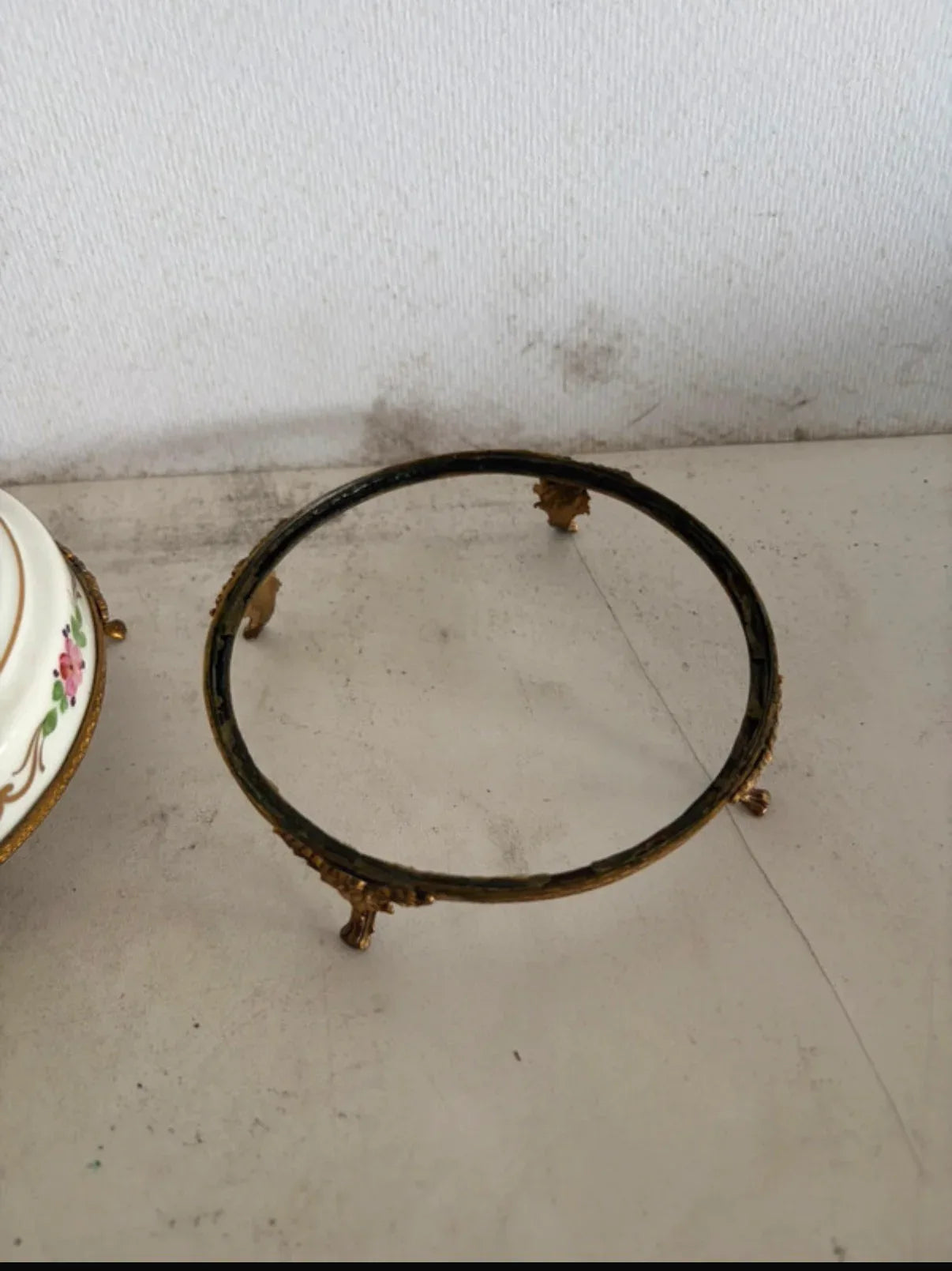 Pâtè de Limoges vasi in ceramica dipinta a mano e decorazioni in bronzo