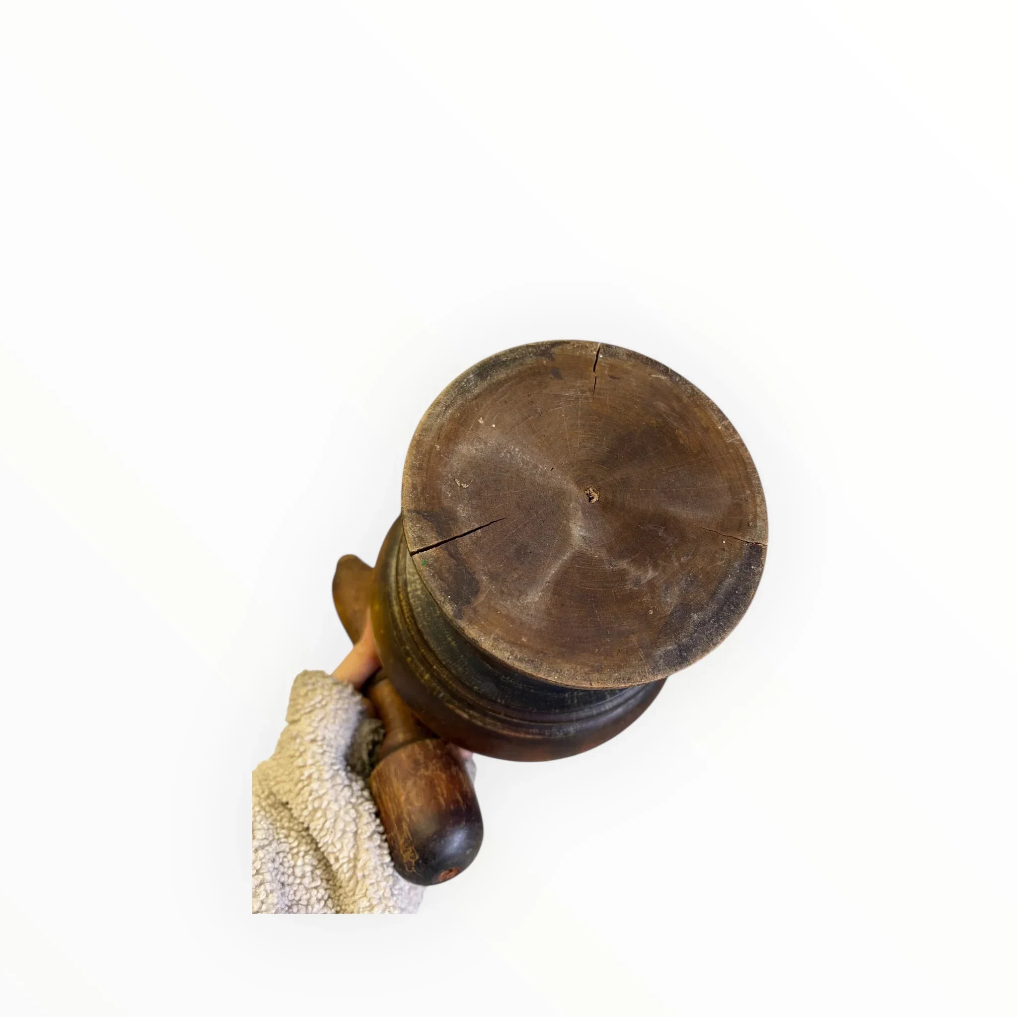 Antico mortaio in legno