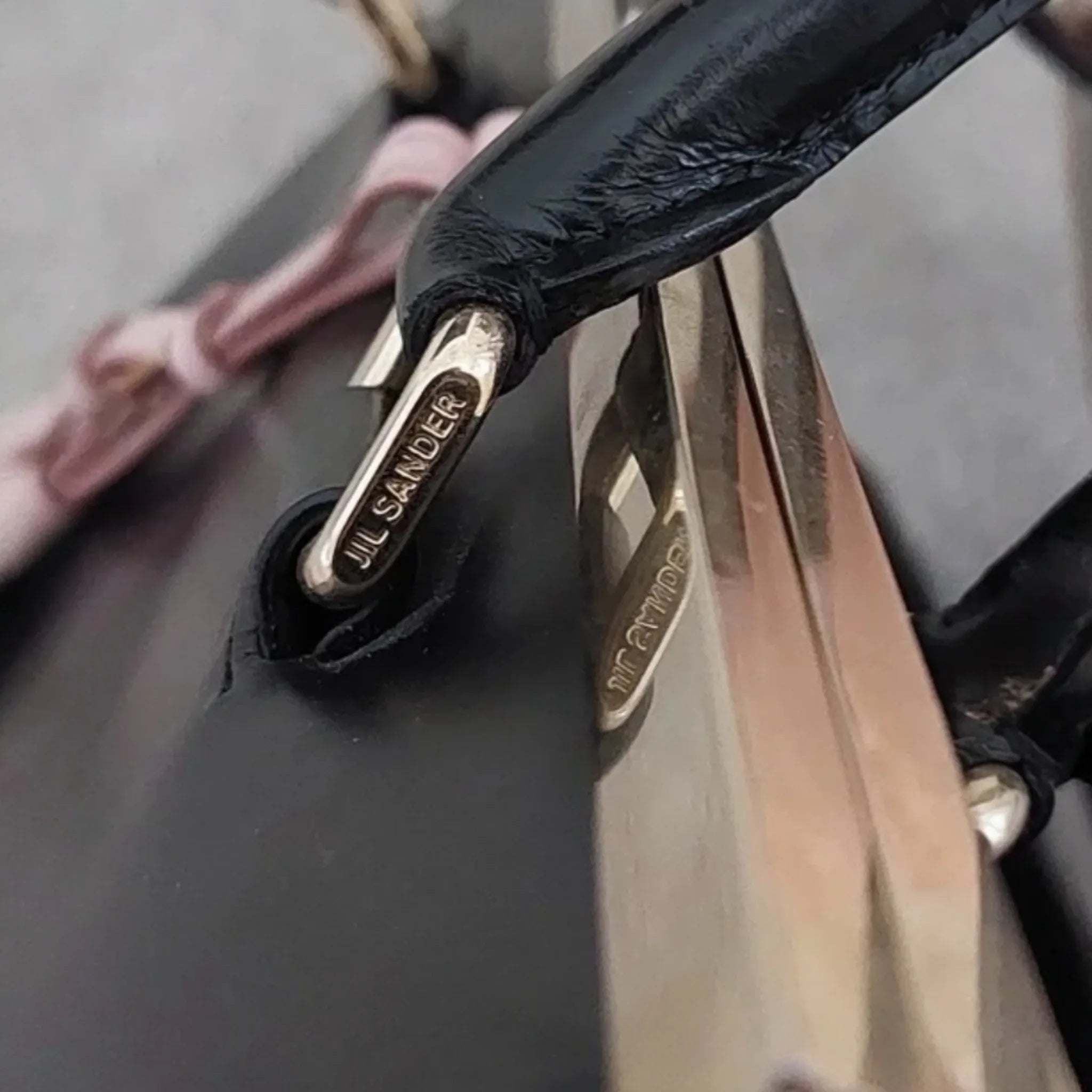 Jil Sander Borsa Vintage disegnata da Rif Simons pelle Nera e Rosa chiusura borsa metalleria ganci
