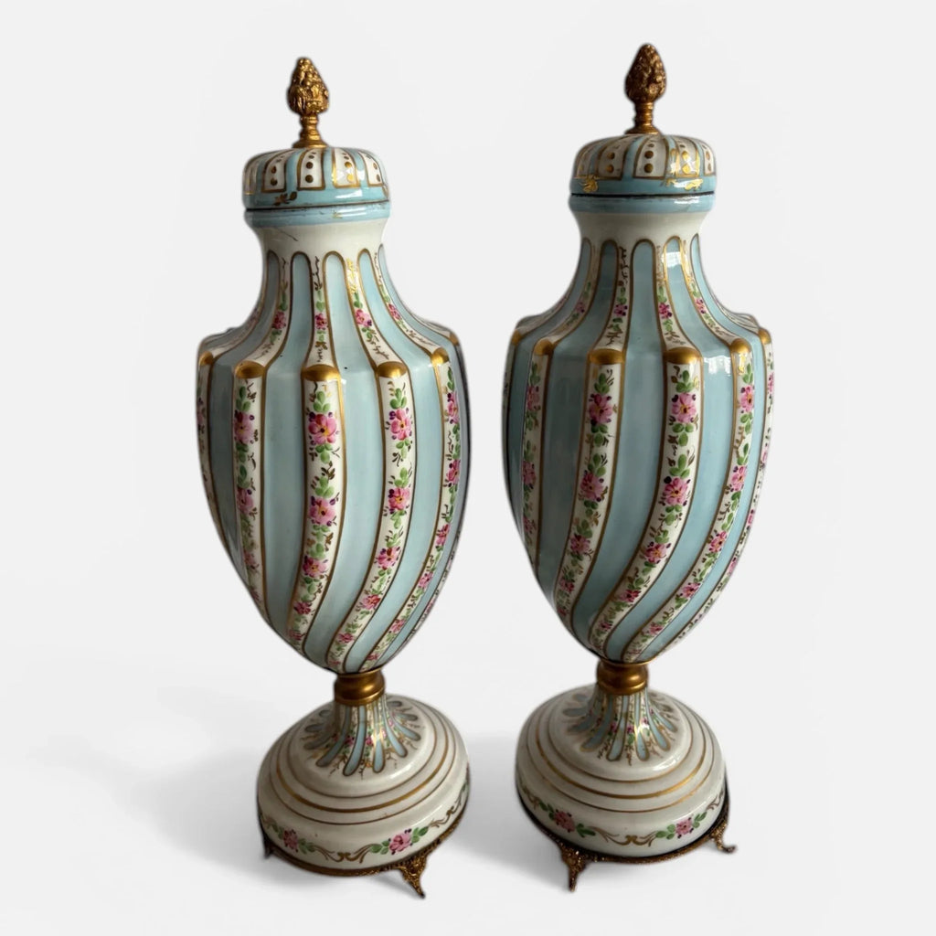 Pâtè de Limoges vasi in ceramica dipinta a mano e decorazioni in bronzo