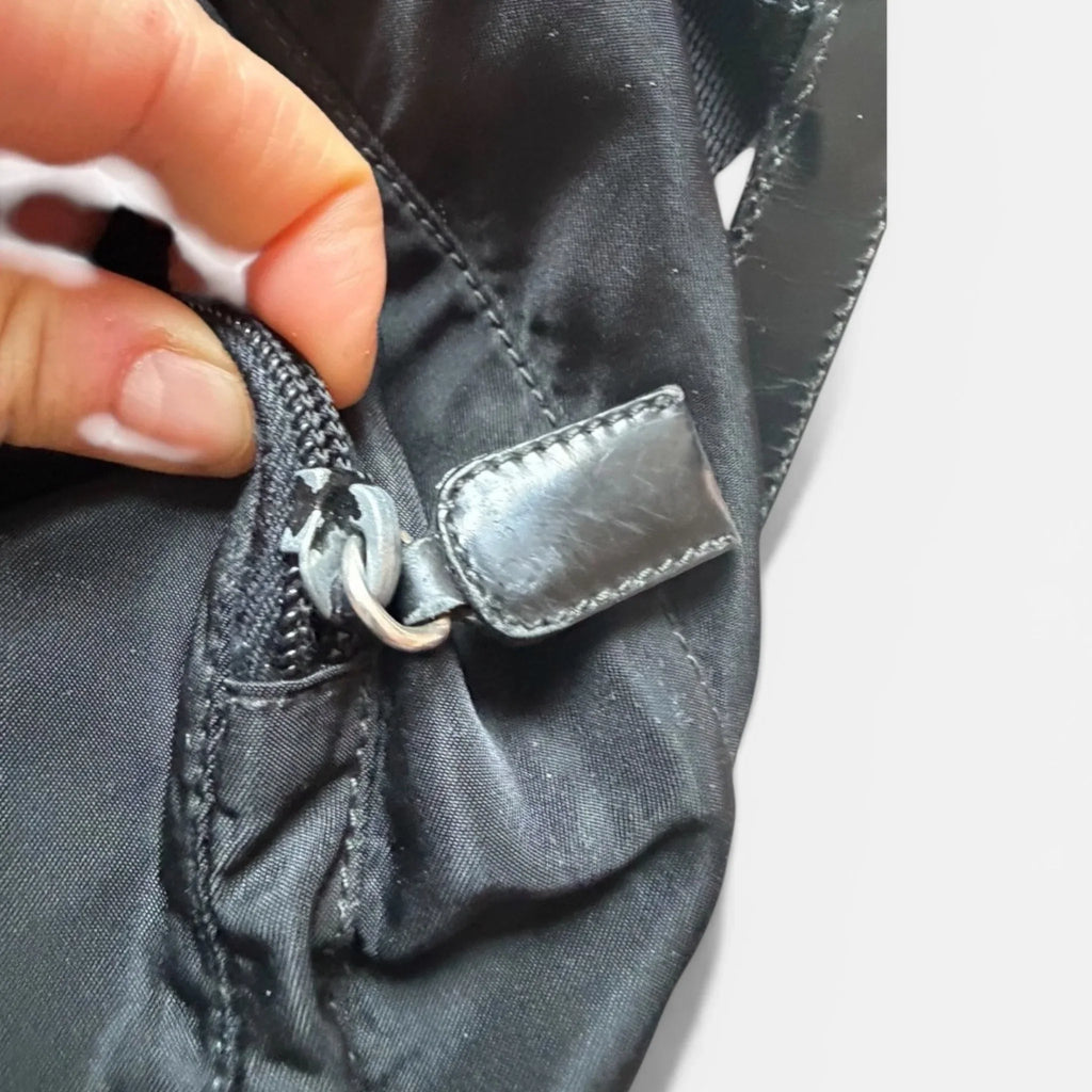 dettaglio cursore zaino Prada modello vela  B5885F
